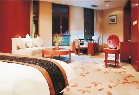 Yulin Peoples Grand Hotel Room photo